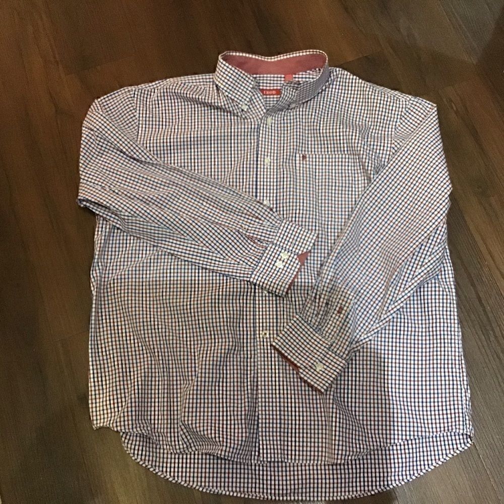 IZOD RED WHITE LONG SLEEVE BUTTON DOWN Sz XLarge.